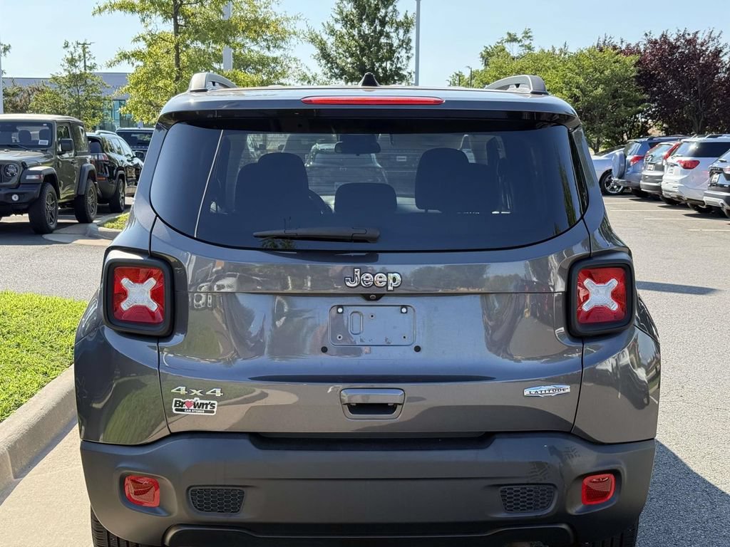 Used 2019 Jeep Renegade Latitude AWD/4WD image 10