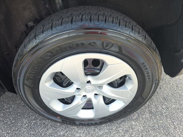 Used 2023 Toyota RAV4 LE image 6