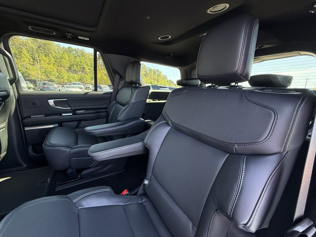 New 2025 Ford Expedition Platinum w/ Stealth Performance Package image 27