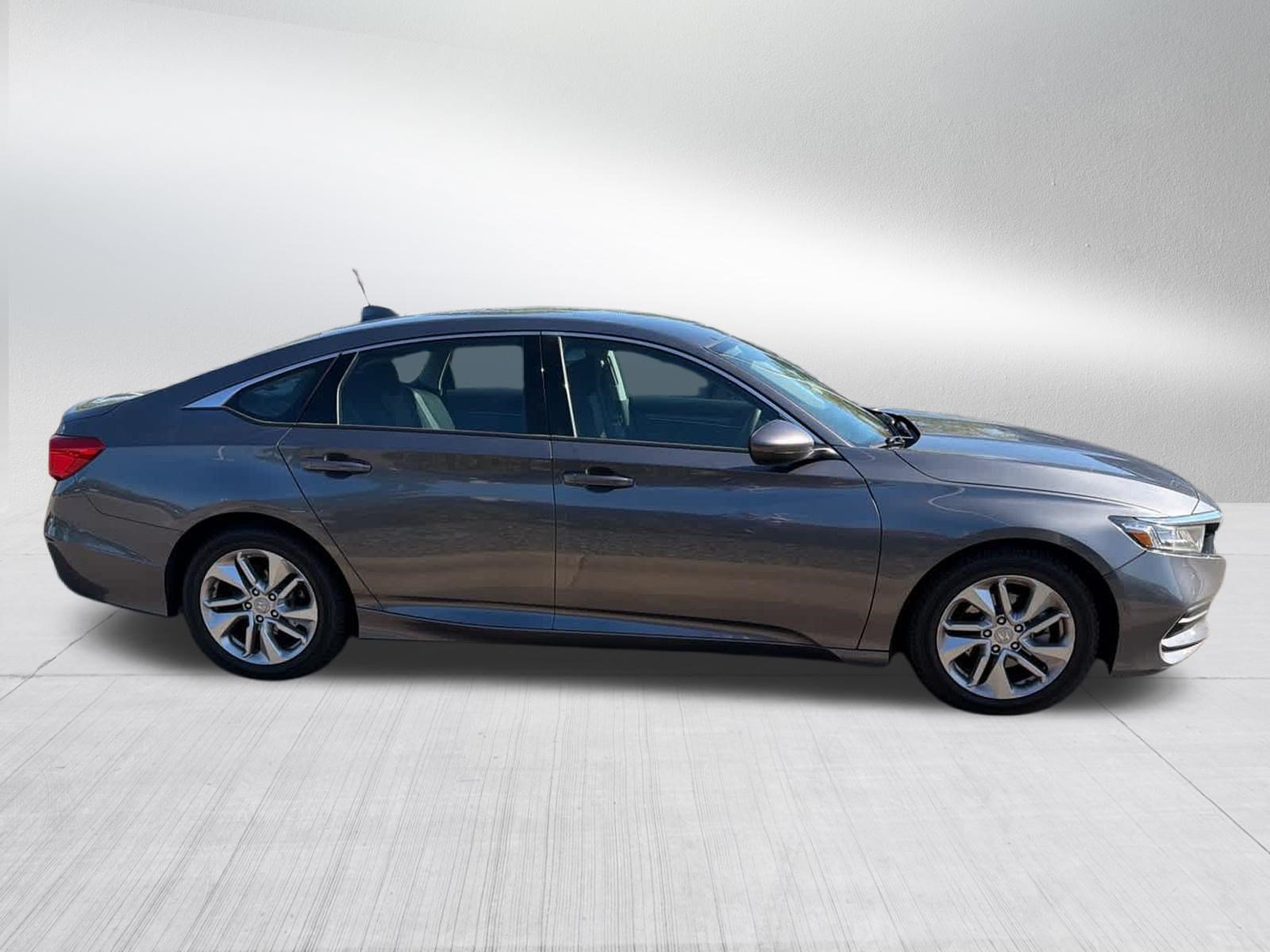 Used 2018 Honda Accord LX image 4