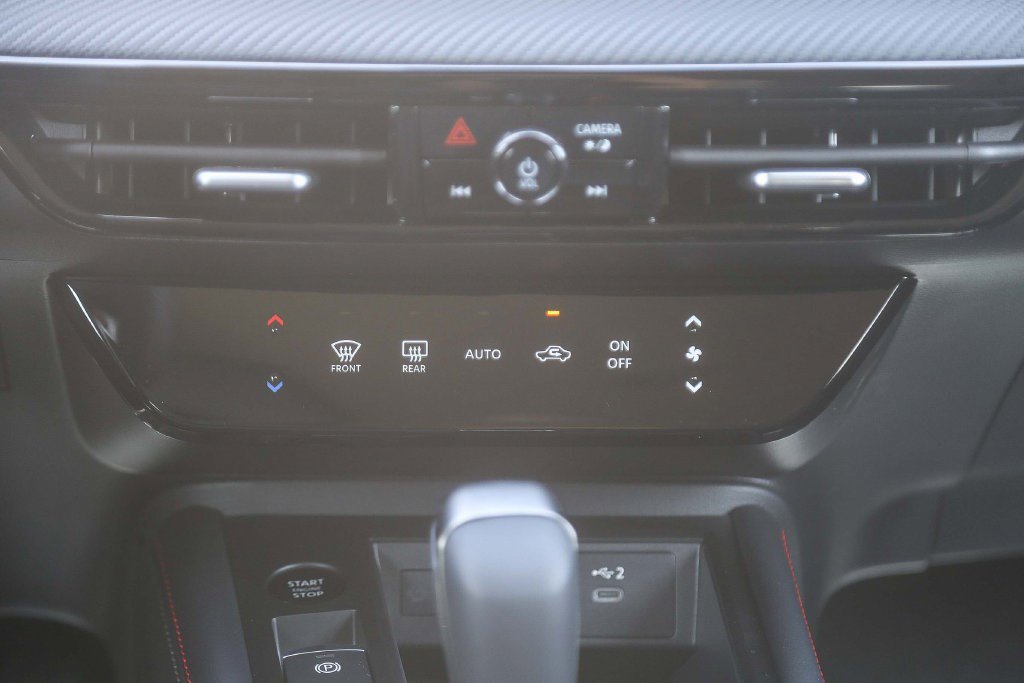 New 2026 Nissan Kicks SR FWD image 13