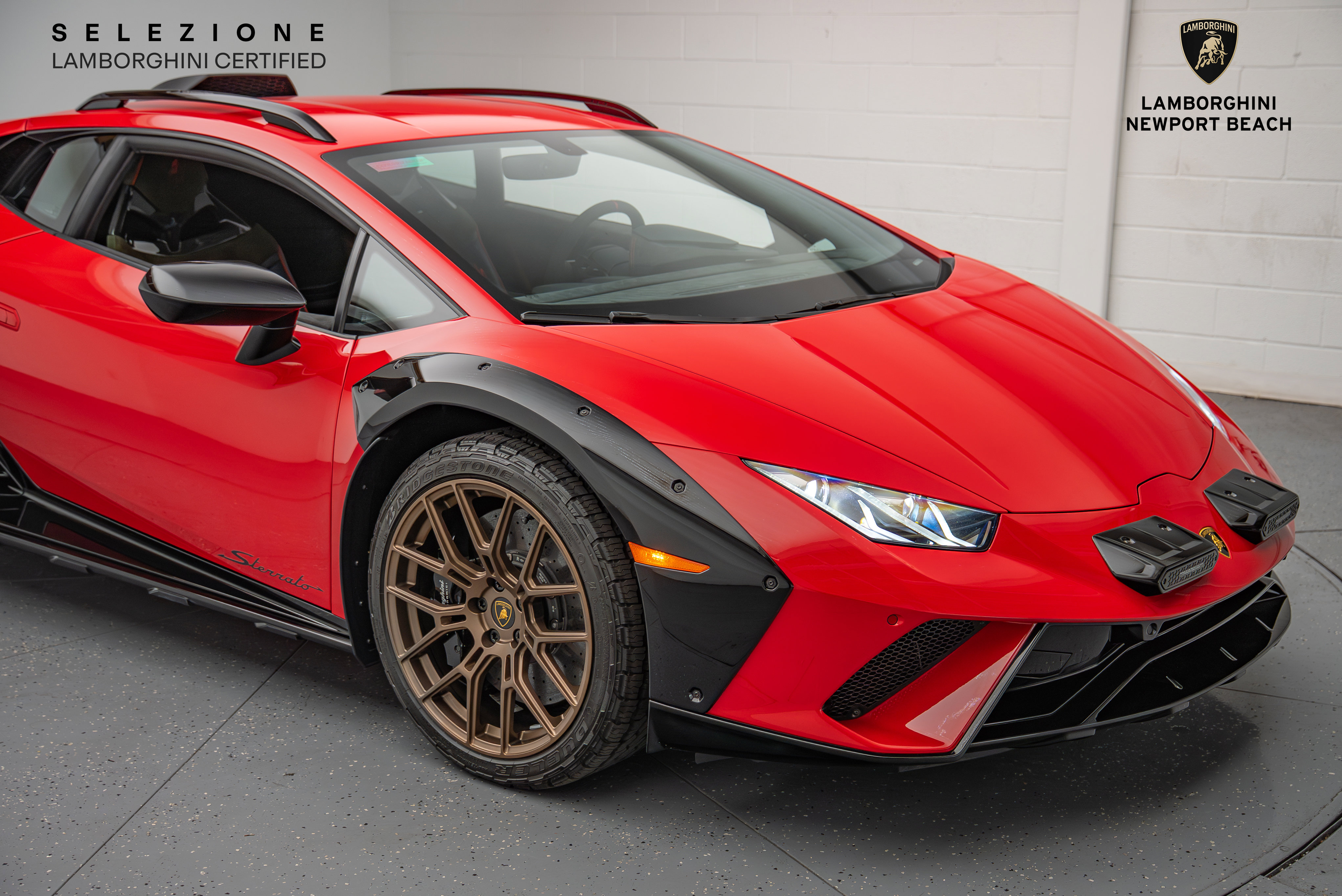 Used 2024 Lamborghini Huracan Sterrato image 2