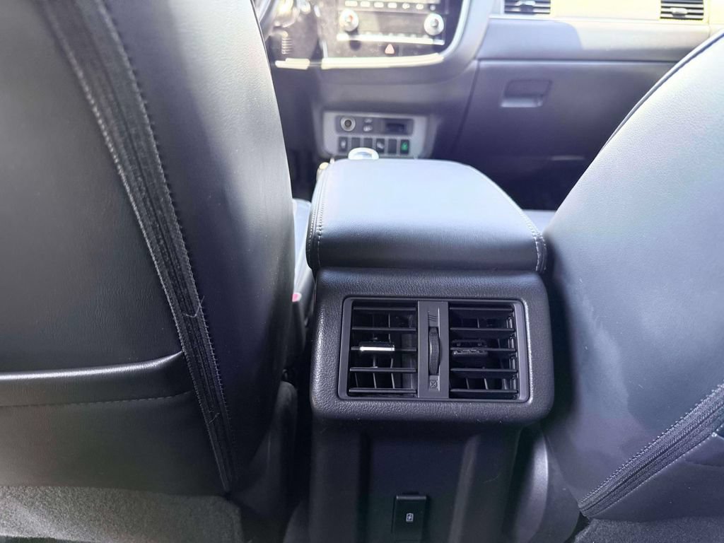 Used 2020 Mitsubishi Outlander SEL AWD/4WD image 10