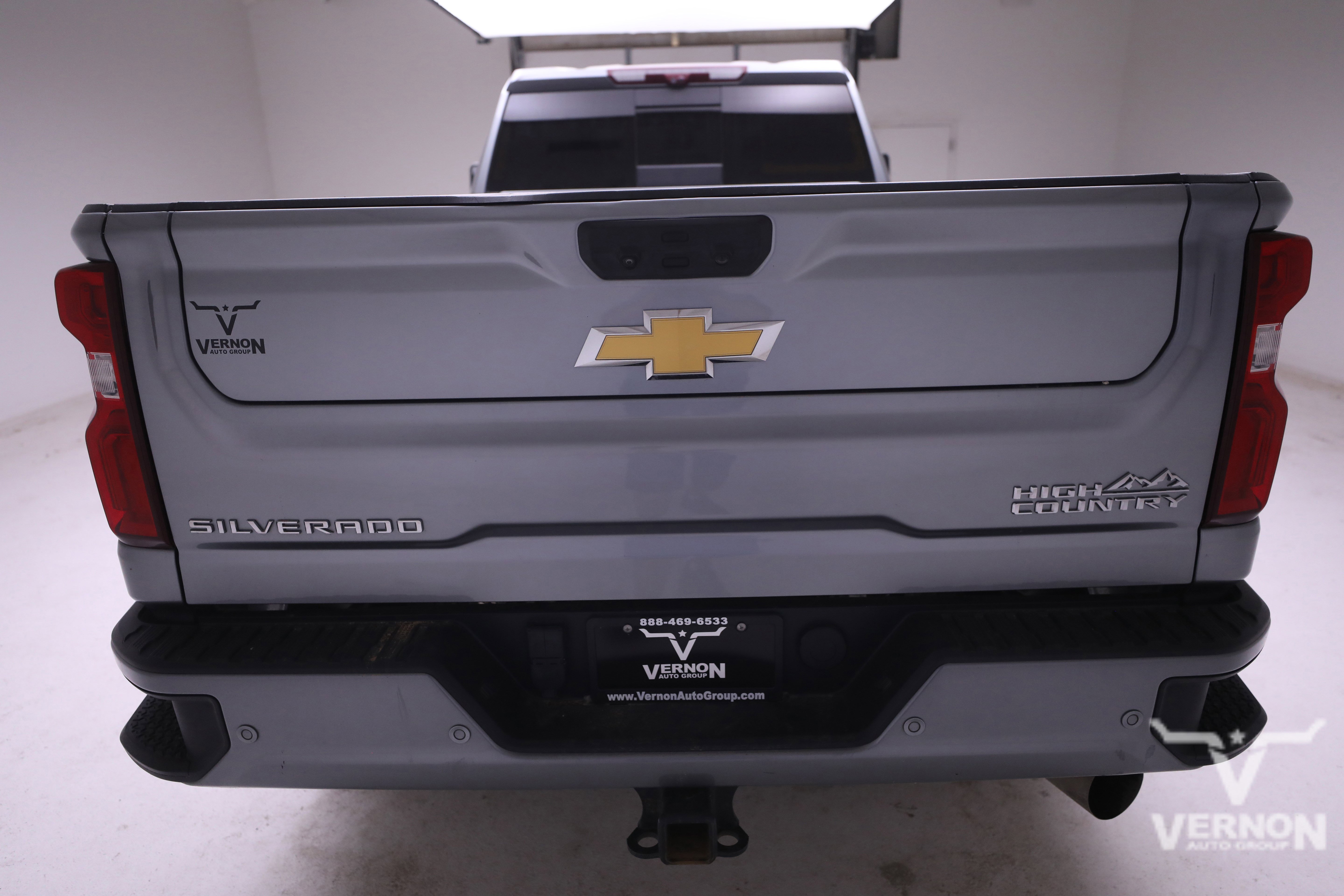 Used 2024 Chevrolet Silverado 3500 High Country w/ High Country Premium Package image 4