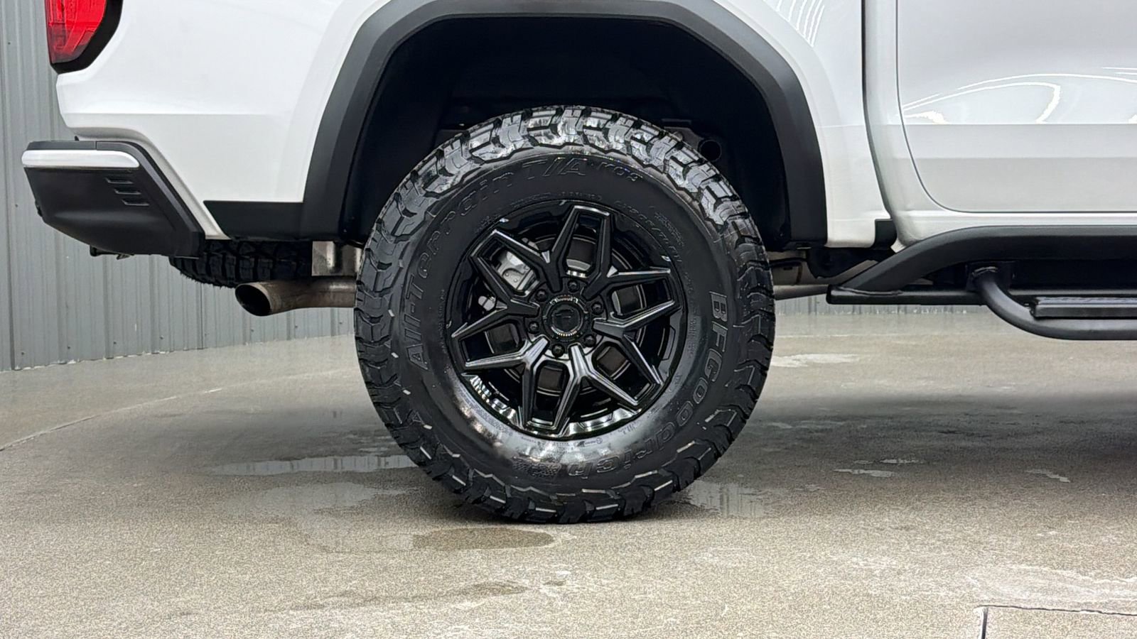 Used 2024 GMC Canyon AT4X image 12