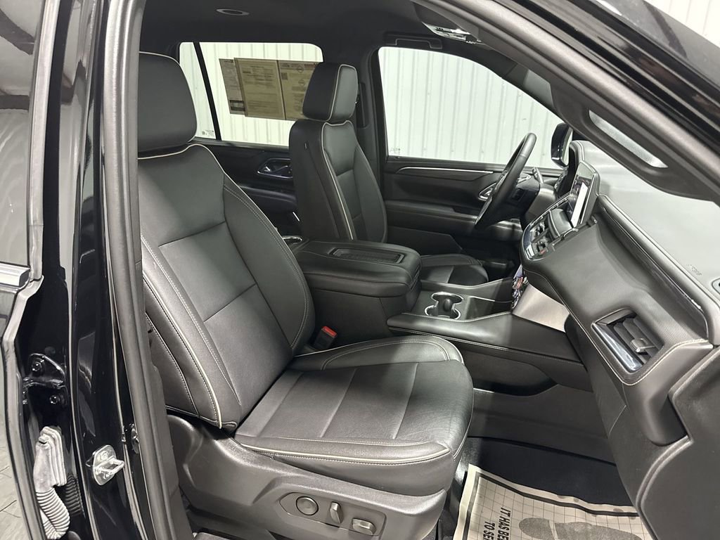 Used 2023 GMC Yukon SLT w/ SLT Luxury Package AWD/4WD image 29