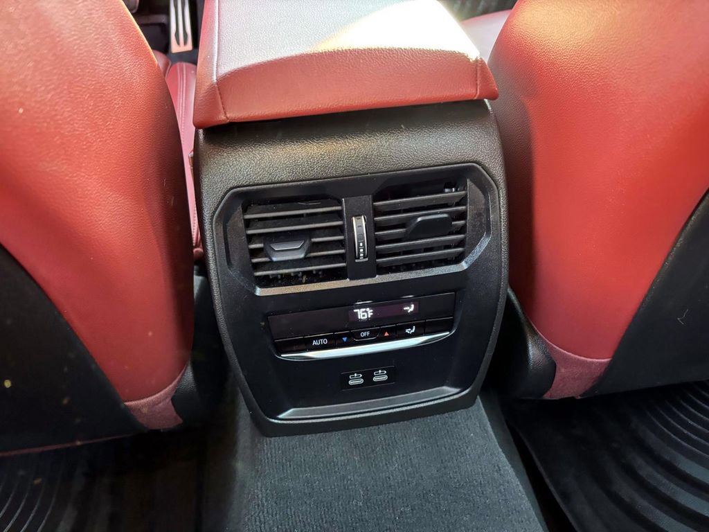 Certified 2025 BMW 330i xDrive Sedan w/ M Sport Package image 33
