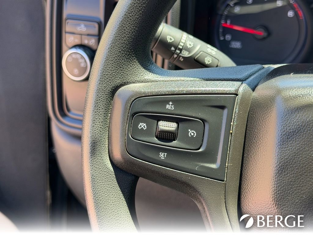 Used 2020 Chevrolet Silverado 1500 Custom w/ Custom Value Package RWD image 16