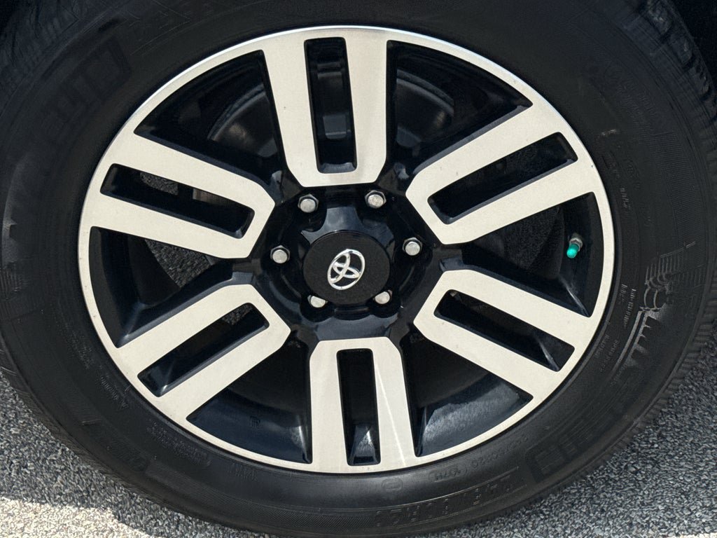 Used 2018 Toyota 4Runner Limited AWD/4WD image 8