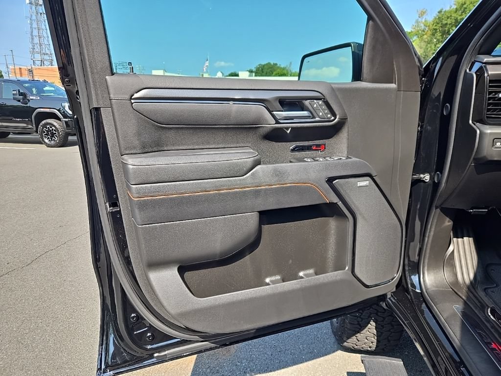 Used 2025 GMC Sierra 1500 AT4 w/ AT4 Premium Package AWD/4WD image 16