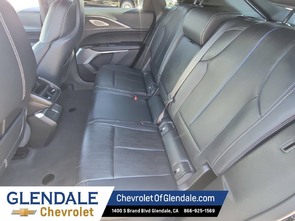 Used 2024 Cadillac Lyriq Sport AWD/4WD image 13