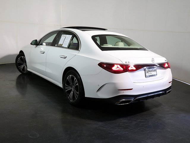 Used 2024 Mercedes-Benz E 350 4MATIC Sedan image 2
