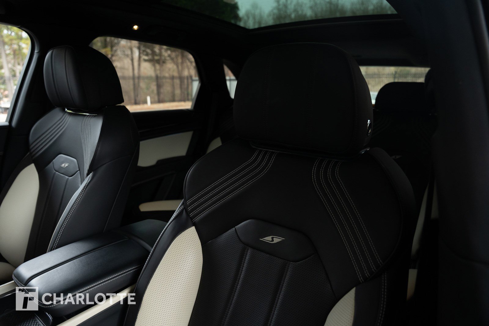 Used 2024 Bentley Bentayga image 20