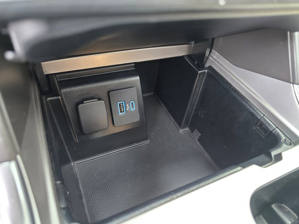 Used 2020 Ford Explorer Platinum w/ Premium Technology Package image 34