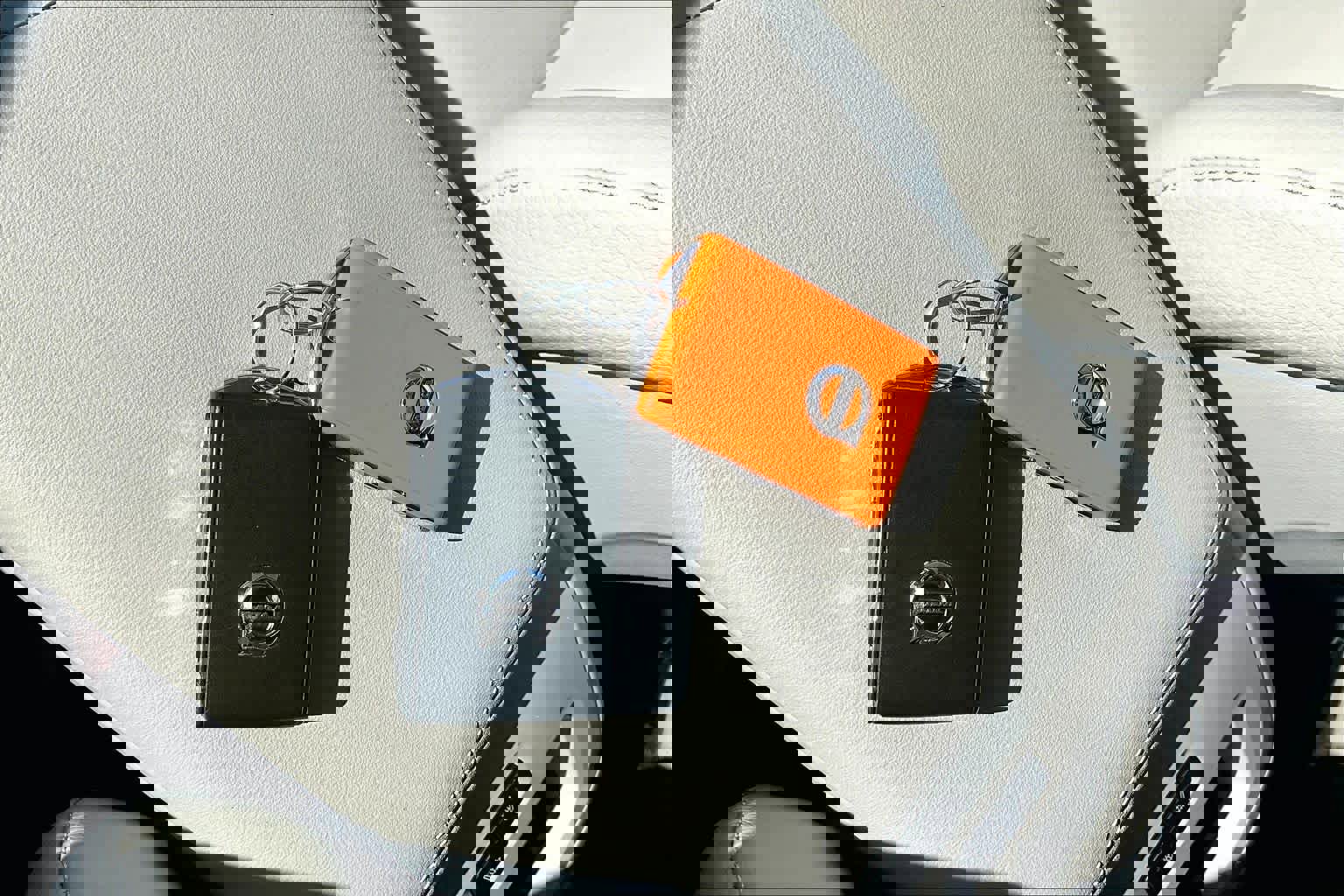 Used 2023 Volvo XC60 T8 Plus w/ Protection Package Premier image 14