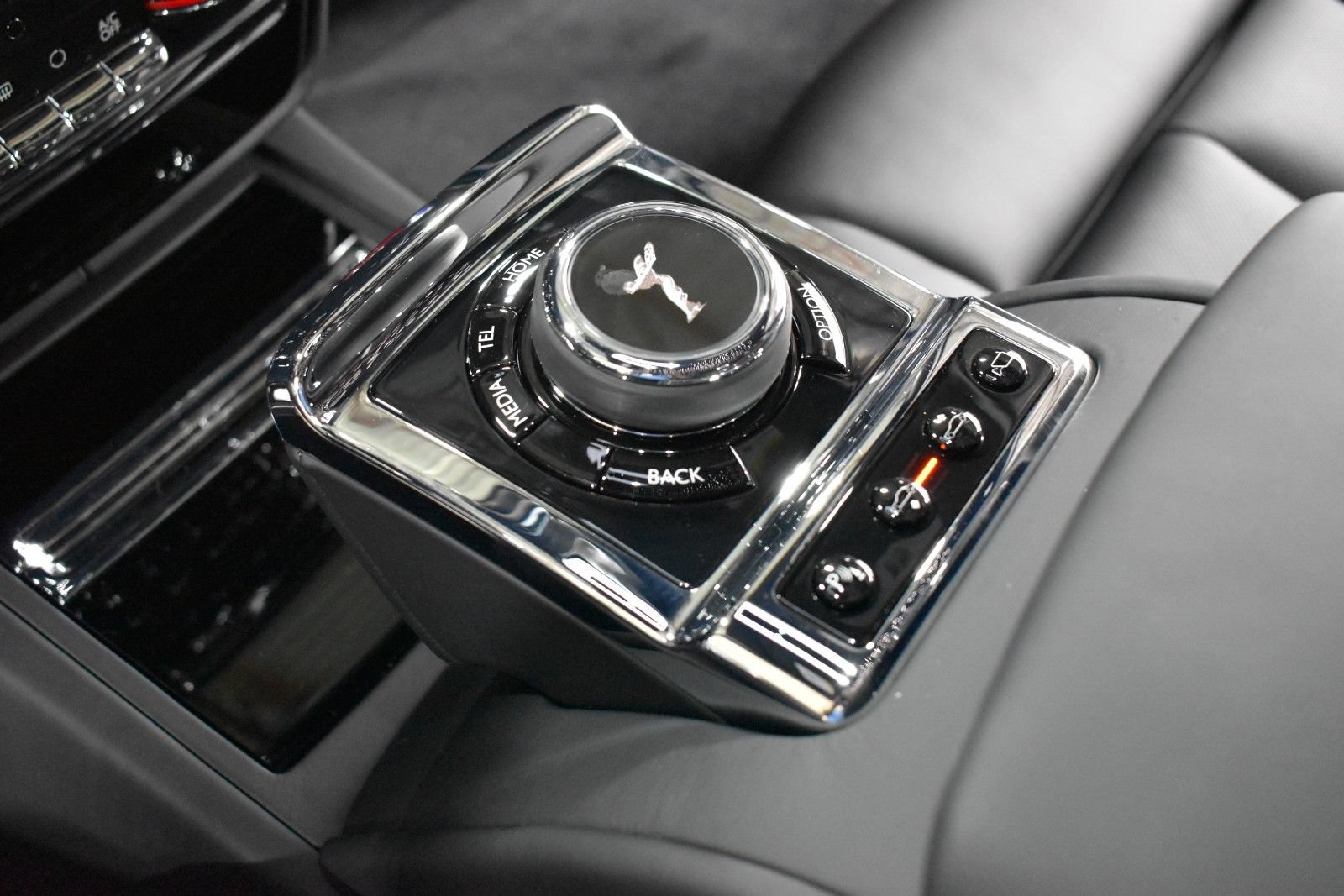 New 2027 Rolls-Royce Phantom Sedan RWD image 33