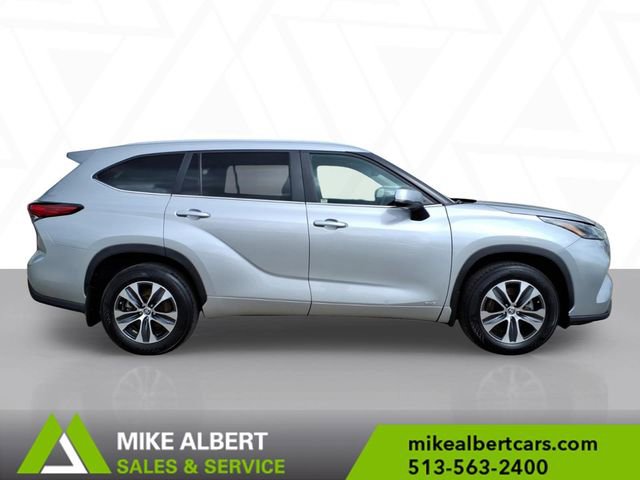 Used 2023 Toyota Highlander XLE image 8