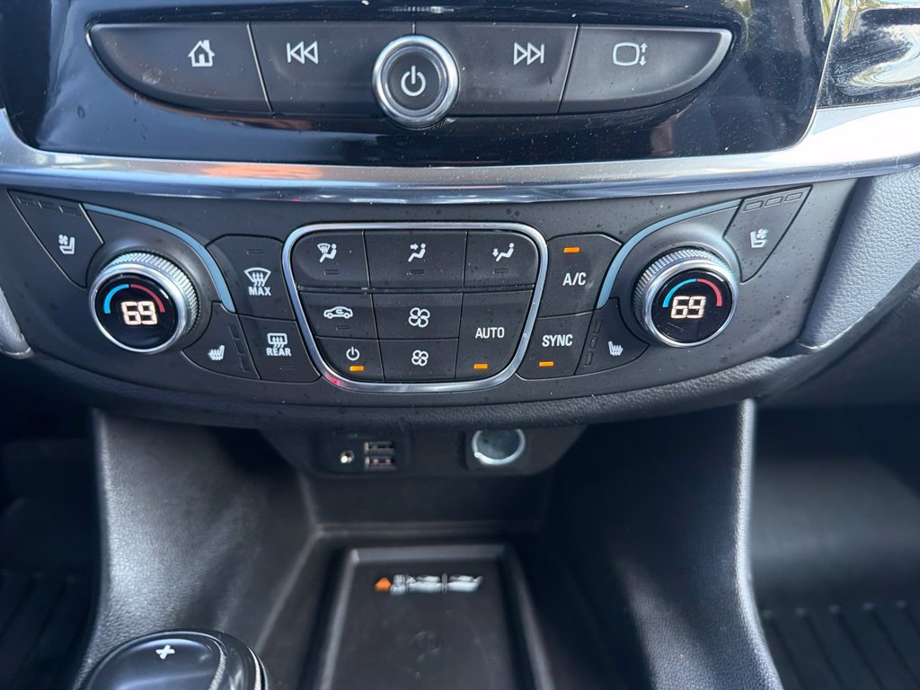 Used 2020 Chevrolet Traverse Premier AWD/4WD image 27