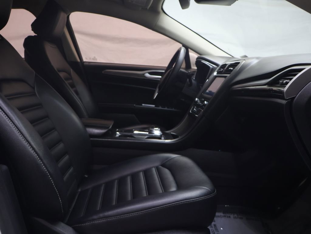 Used 2020 Ford Fusion SEL FWD image 10