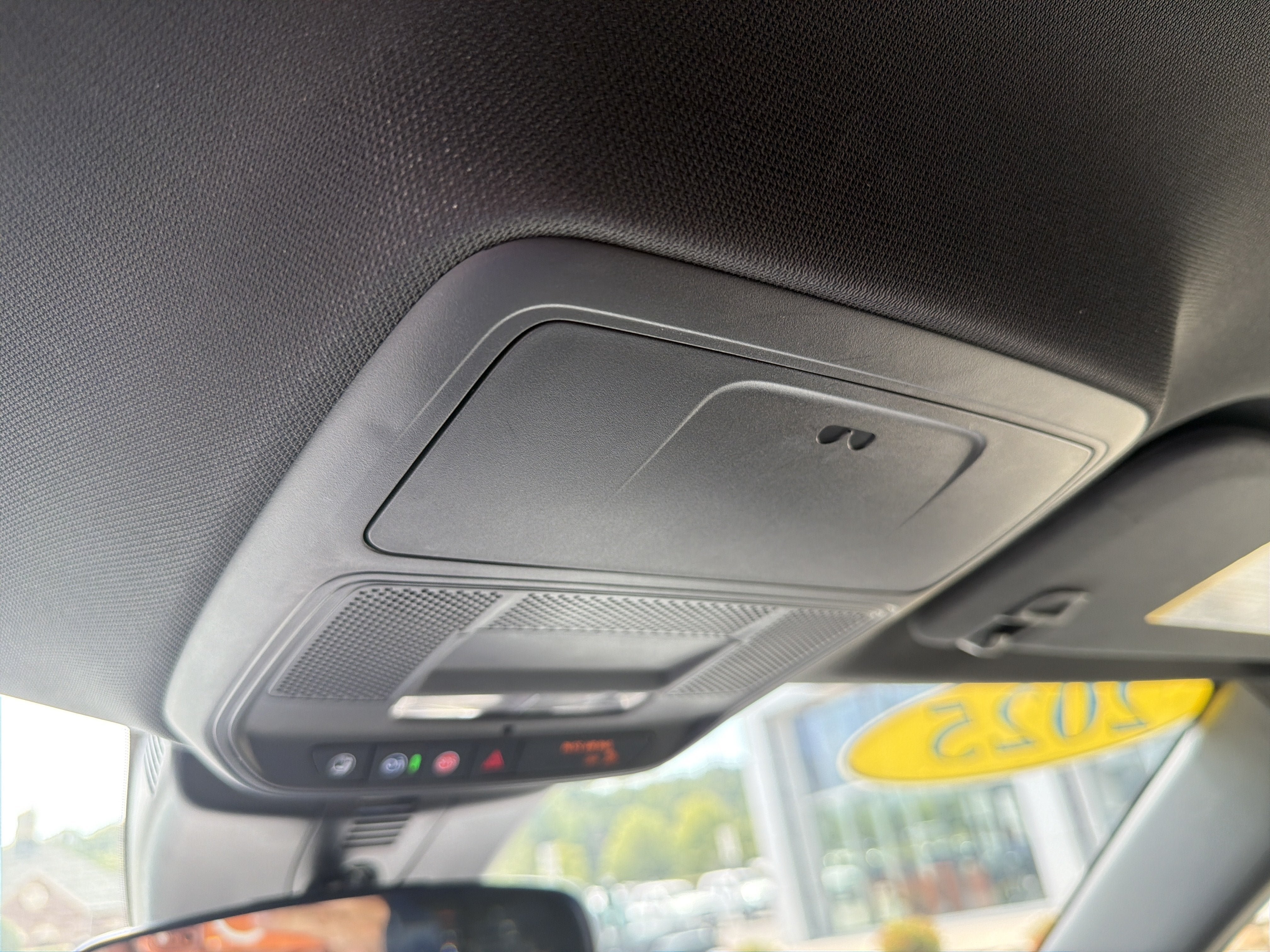 Used 2025 GMC Acadia Elevation FWD image 33