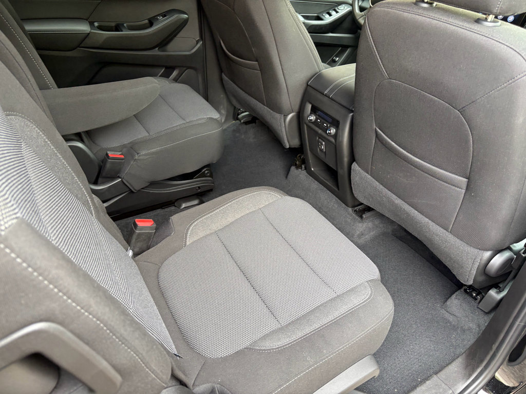Used 2023 Chevrolet Traverse LT image 25