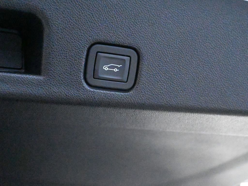 Used 2026 GMC Acadia AT4 image 21