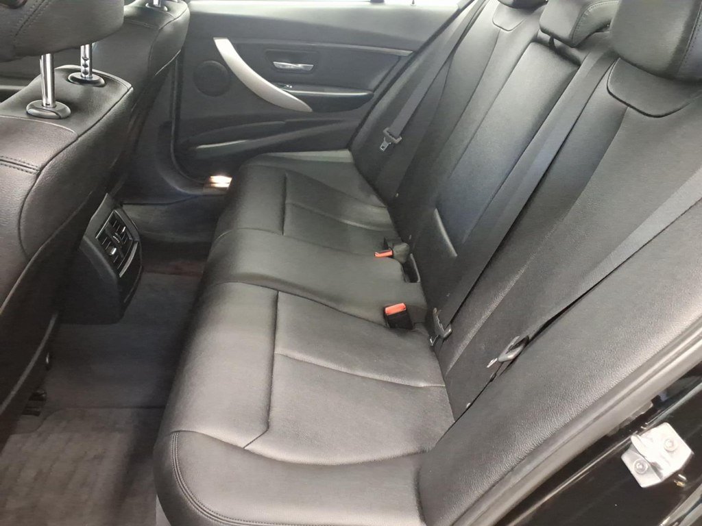 Used 2016 BMW 320i Sedan RWD image 19