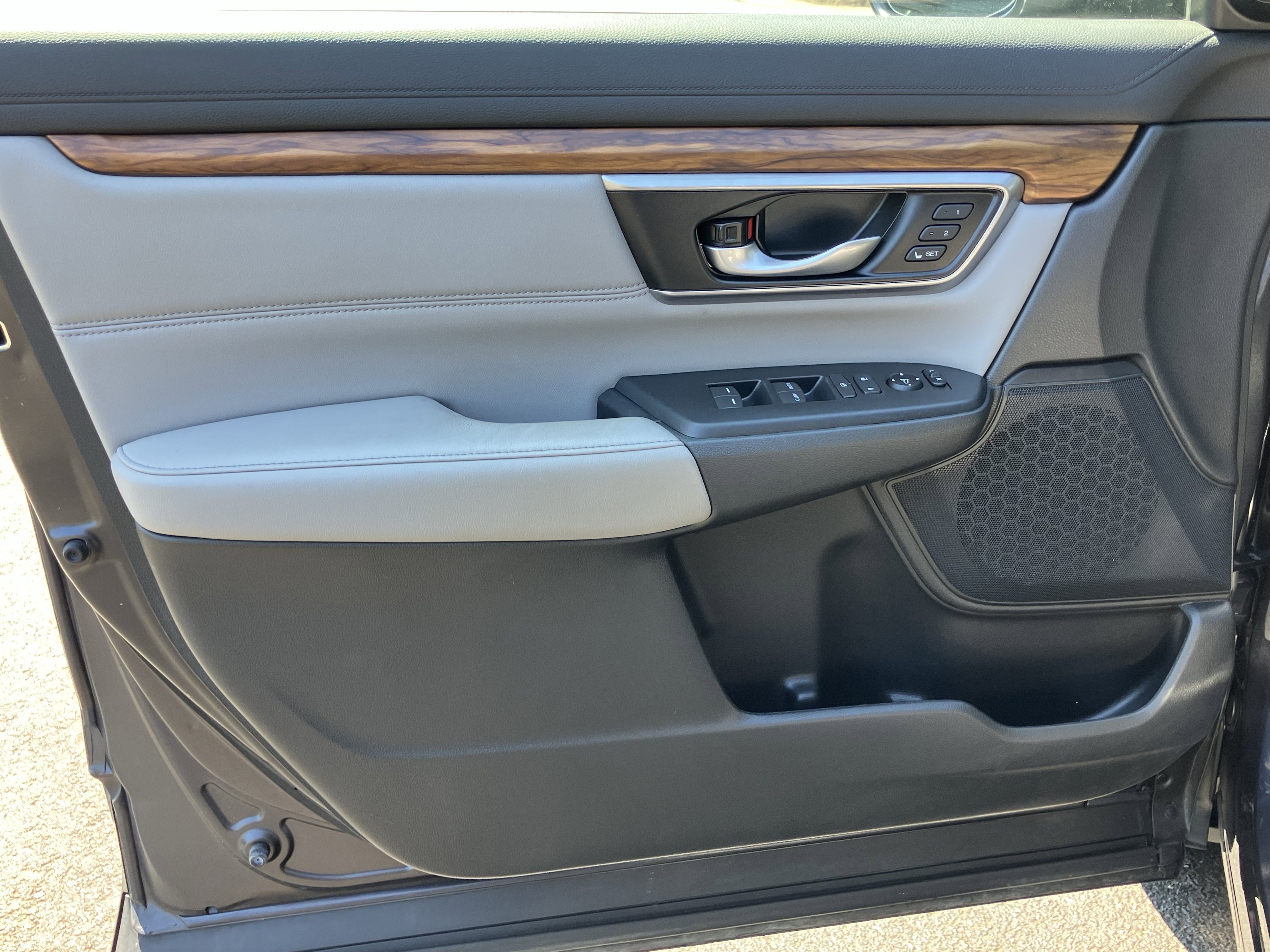 Used 2019 Honda CR-V Touring image 14