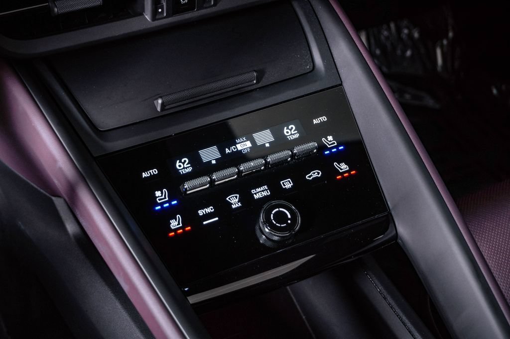 Certified 2025 Porsche Macan 4 Electric AWD/4WD image 24