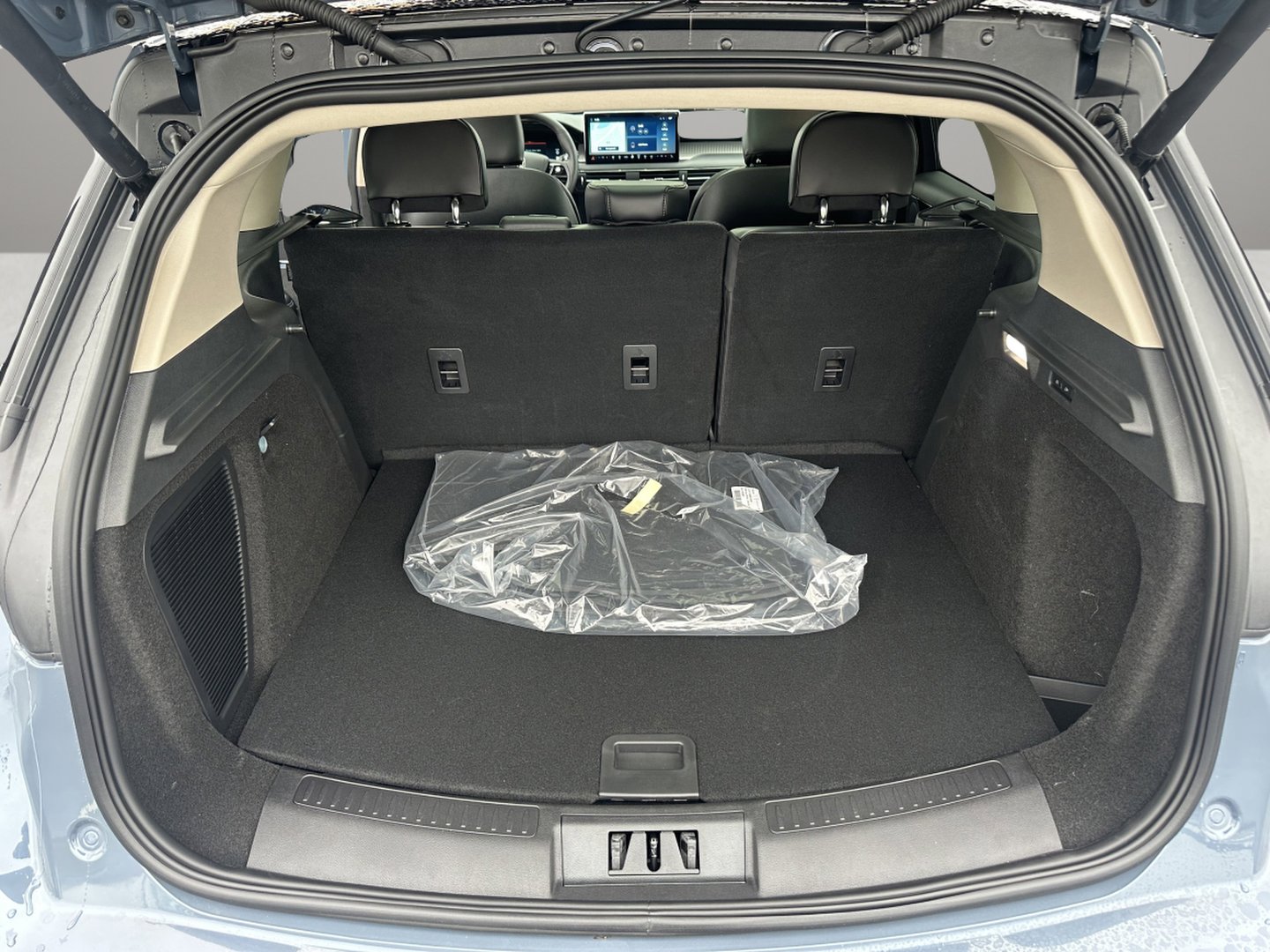 New 2026 Lincoln Corsair Premiere image 7