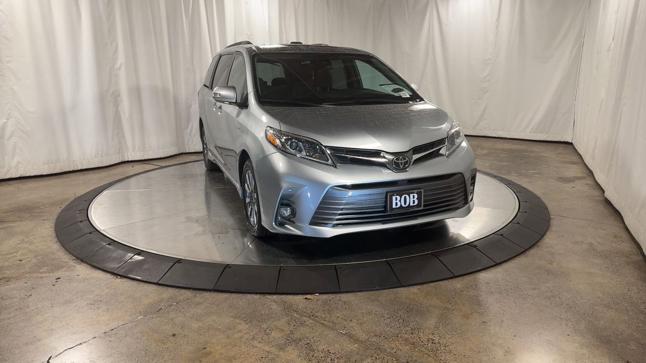 Used 2020 Toyota Sienna Limited image 3