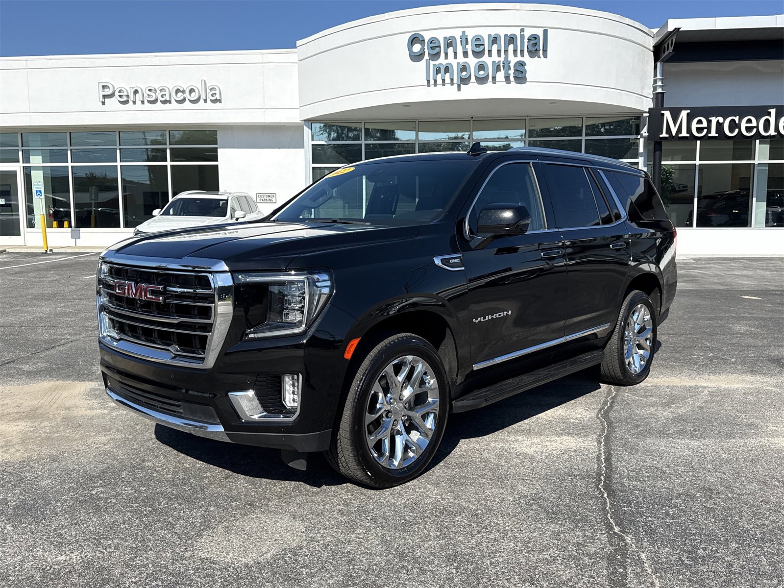 Used 2022 GMC Yukon SLT w/ SLT Premium Package