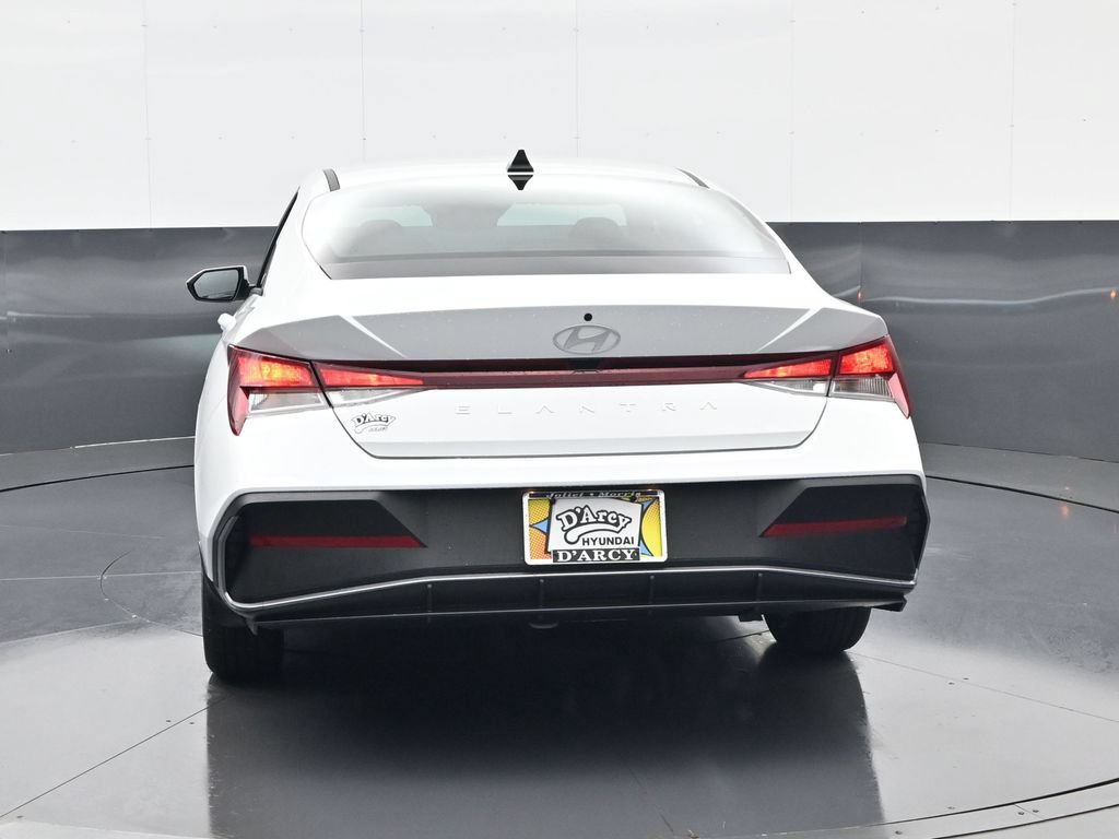 New 2026 Hyundai Elantra SE FWD image 6