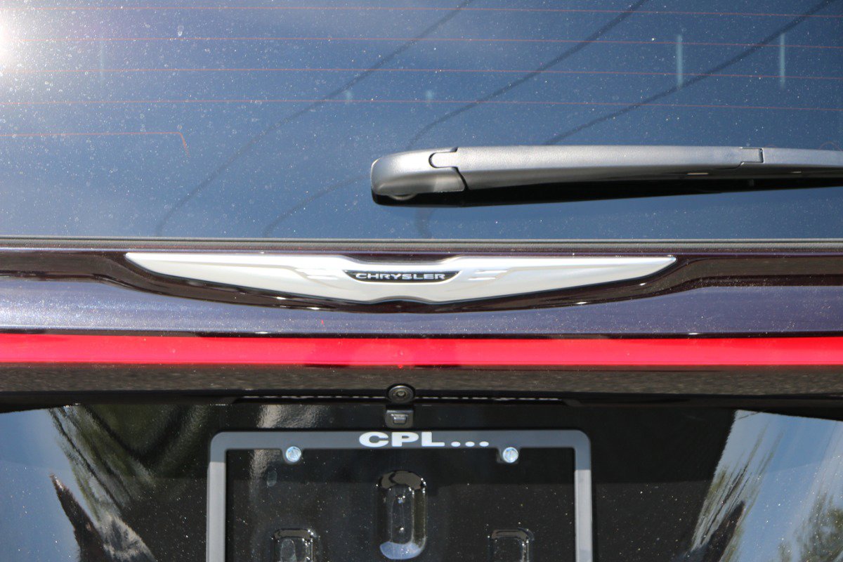 Used 2026 Chrysler Pacifica Select image 5