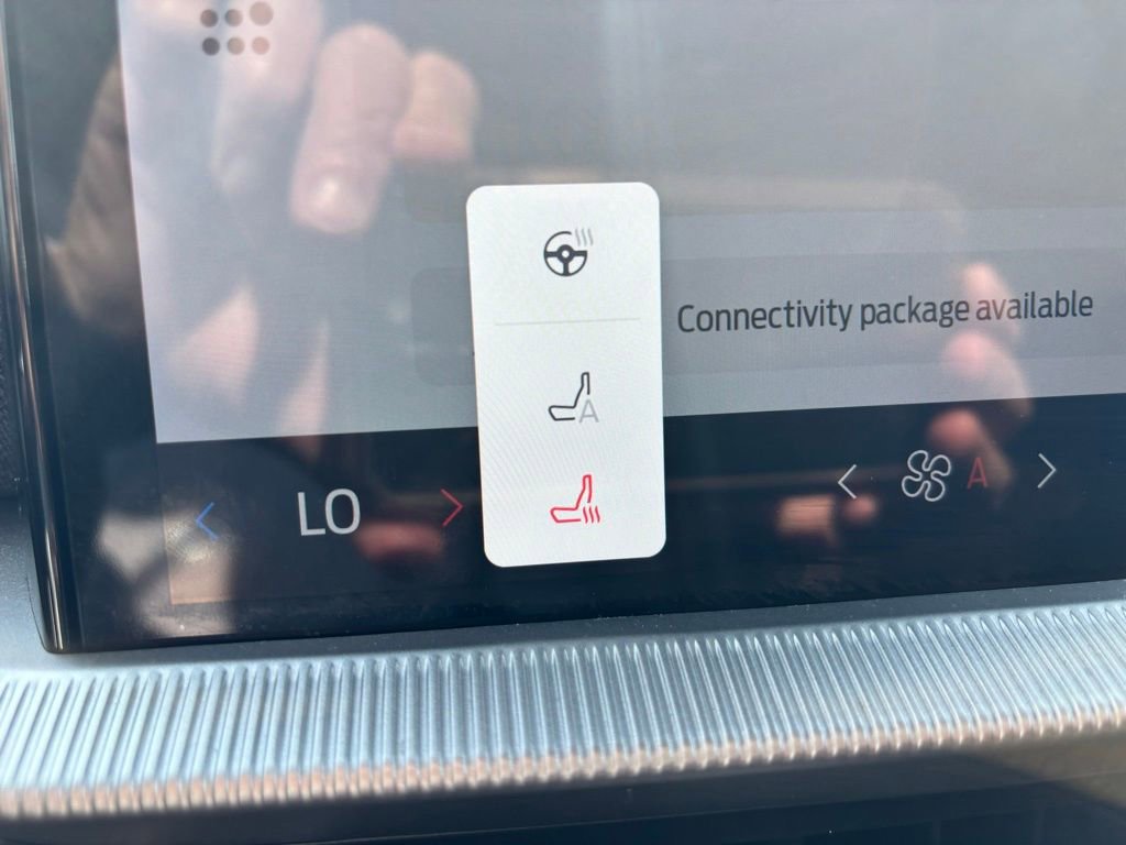 Used 2025 Ford Explorer ST-Line w/ Premium Package RWD image 19