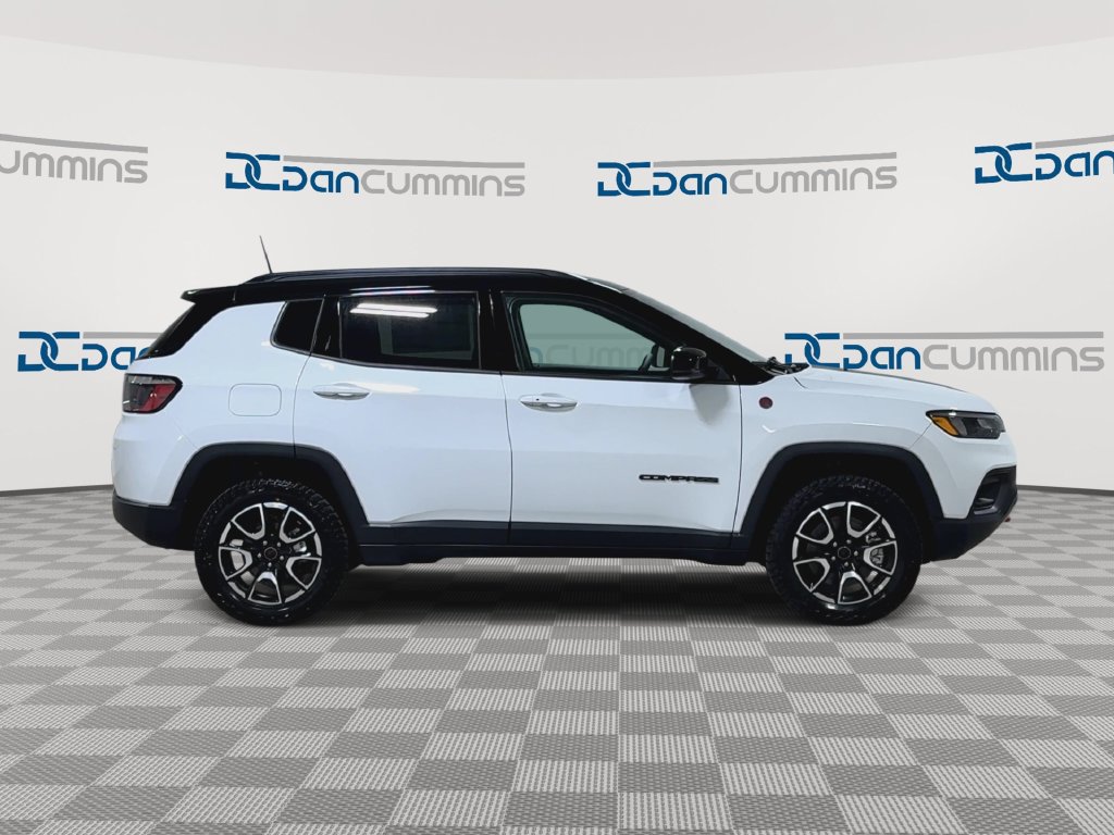 New 2026 Jeep Compass Trailhawk AWD/4WD image 9