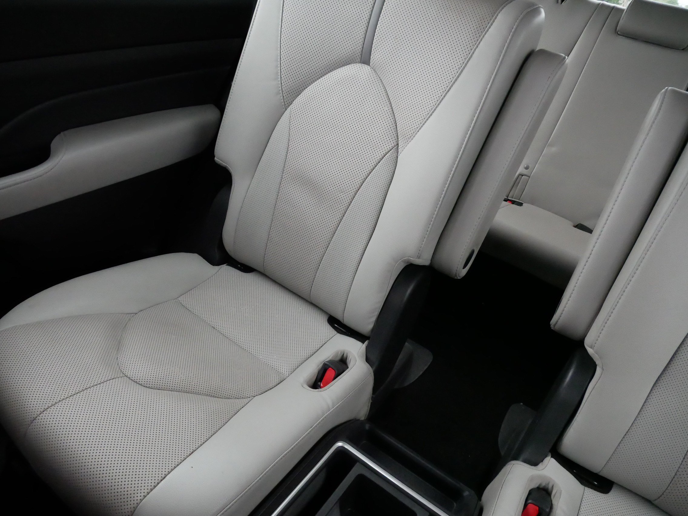 Certified 2025 Toyota Grand Highlander AWD image 12