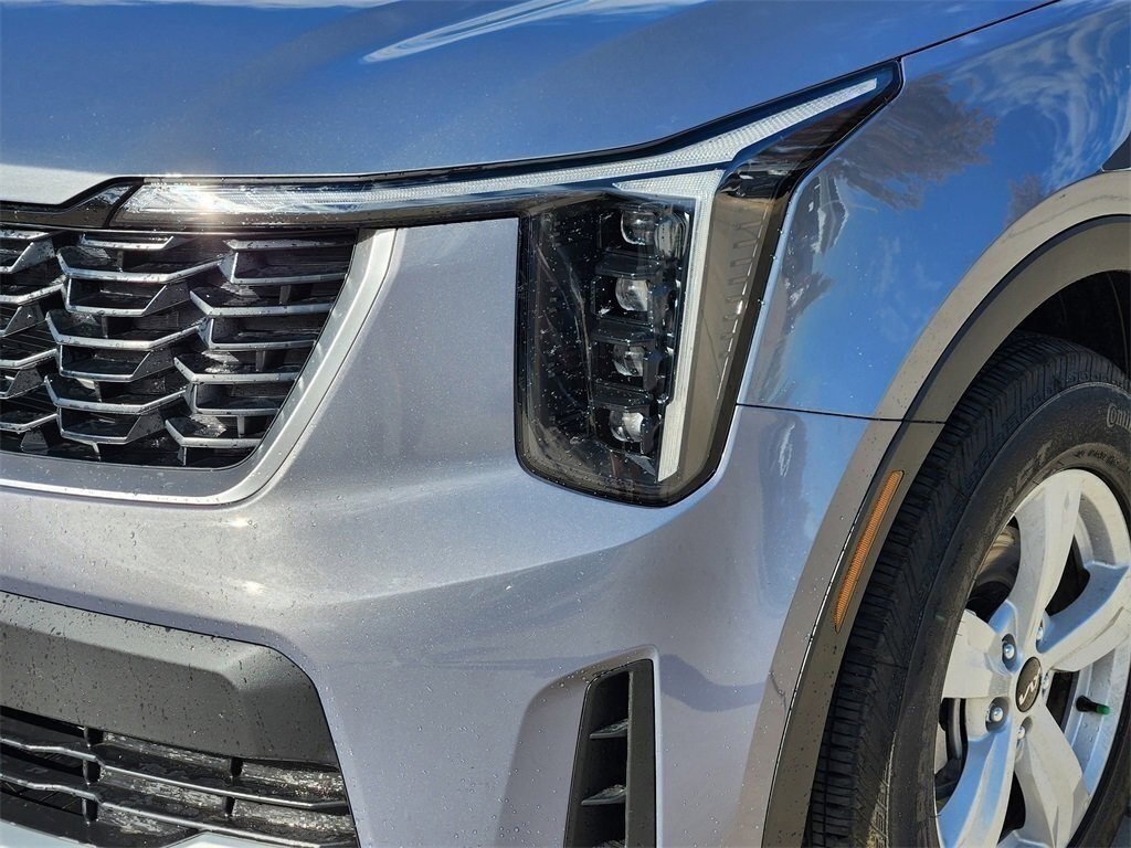 New 2025 Kia Sorento LX image 7
