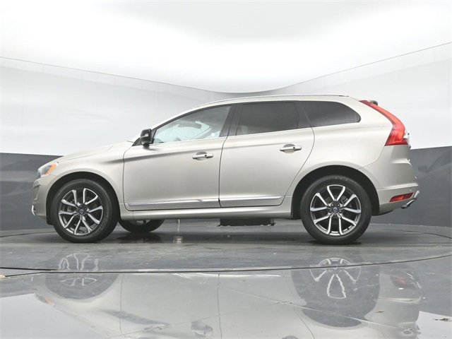 Used 2017 Volvo XC60 T6 Dynamic w/ Preferred Option Package image 13