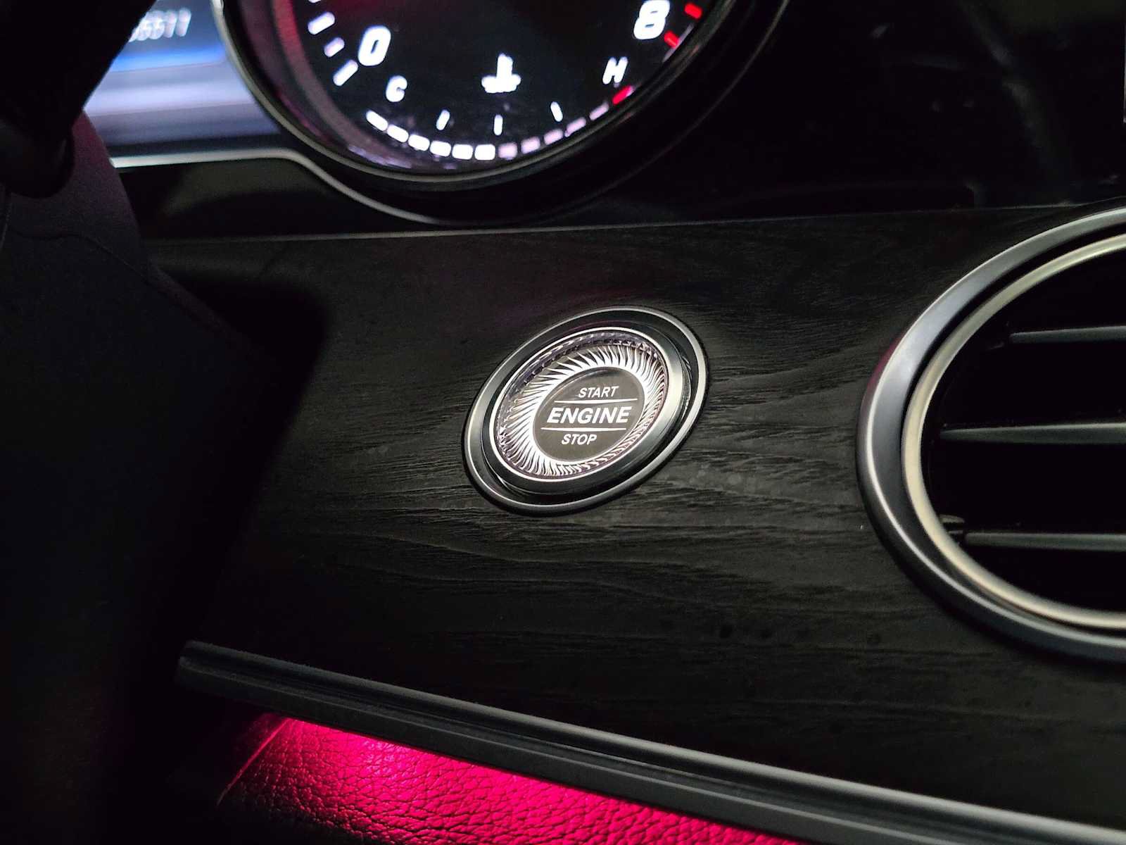 Certified 2017 Mercedes-Benz E 300 4MATIC image 36