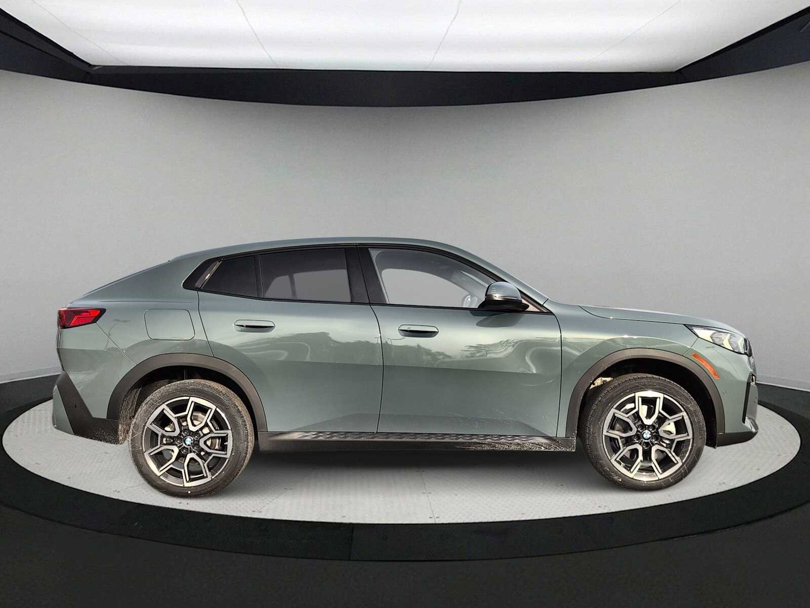 Used 2026 BMW X2 xDrive28i w/ Convenience Package AWD/4WD image 9