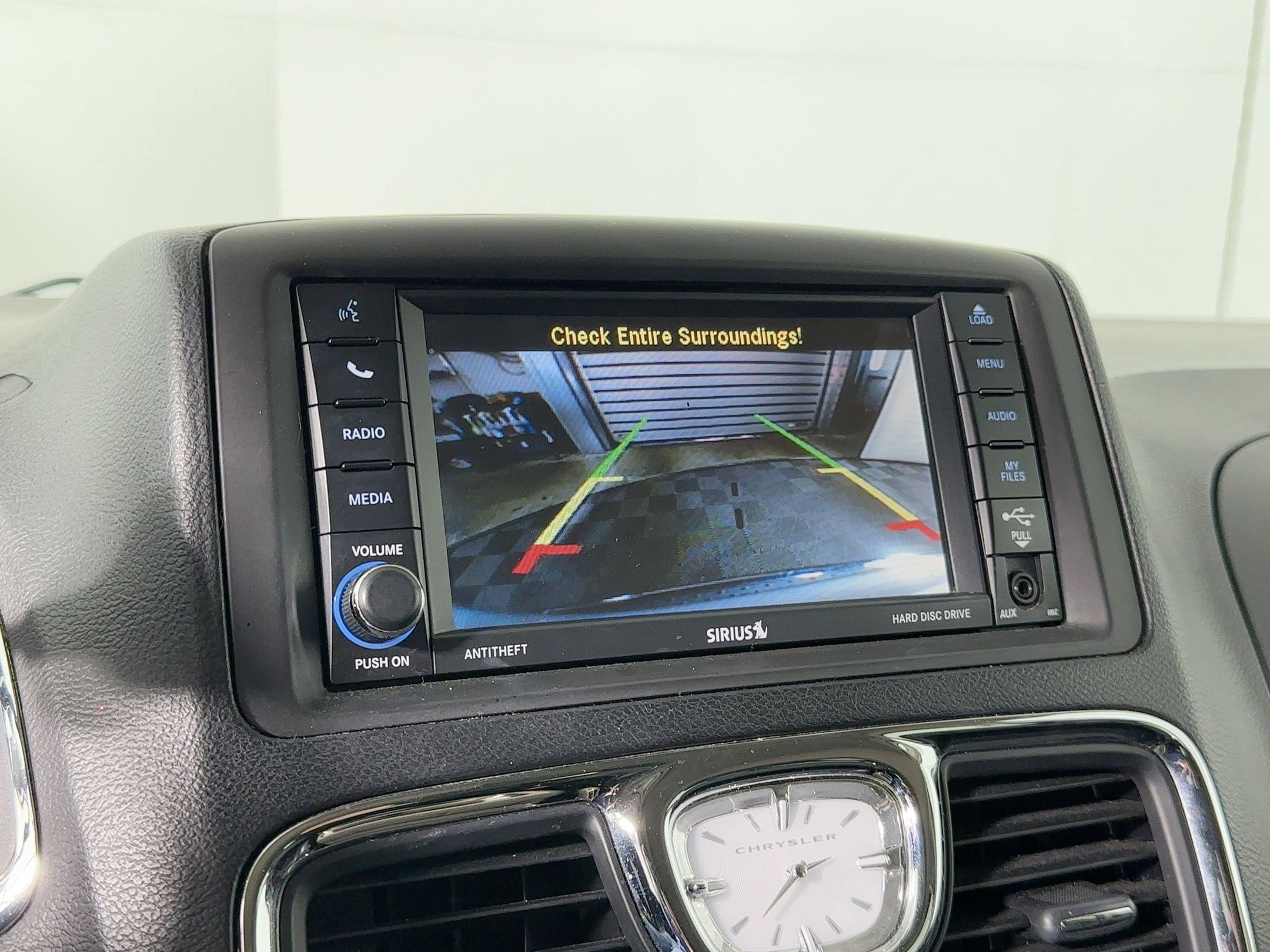 Used 2014 Chrysler Town & Country Touring image 23