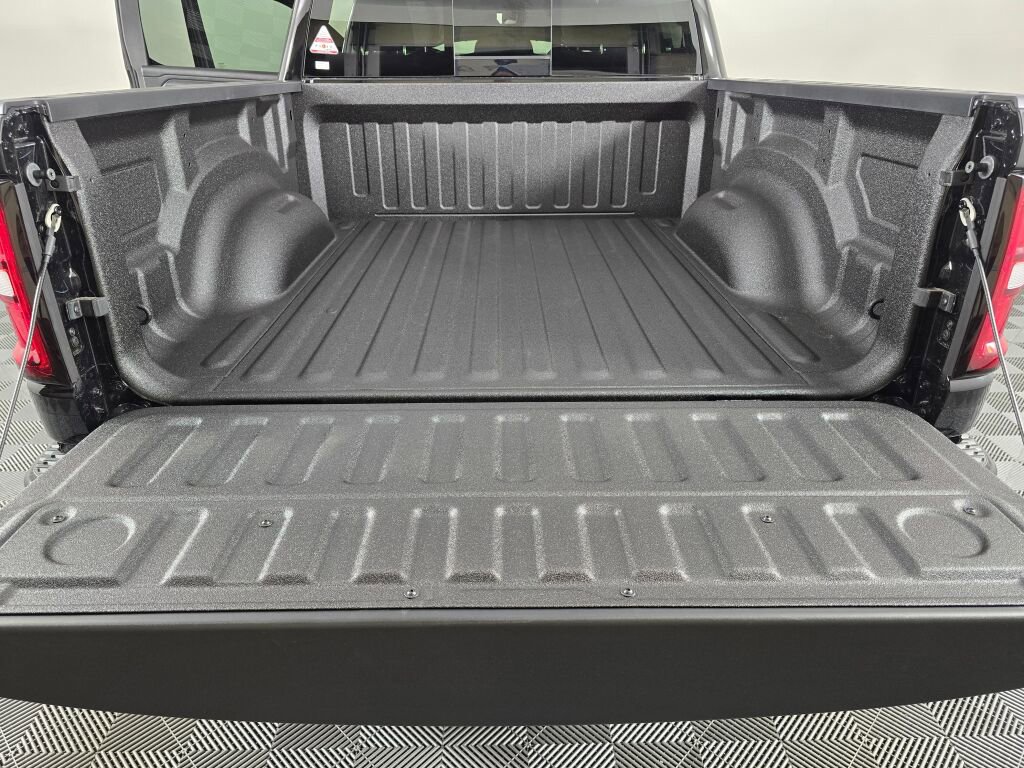 New 2026 RAM 1500 Express AWD/4WD image 14