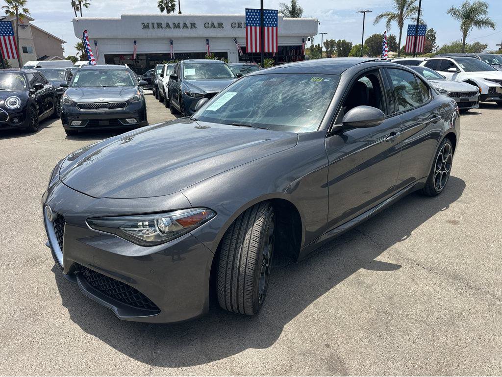 Used 2022 Alfa Romeo Giulia Ti RWD image 11
