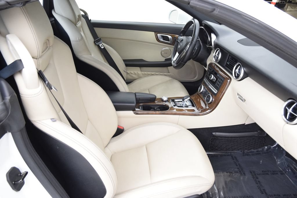 Used 2016 Mercedes-Benz SLK 300 image 16