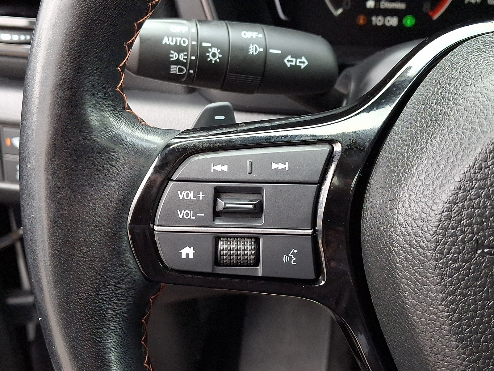 Used 2025 Honda Pilot TrailSport image 23