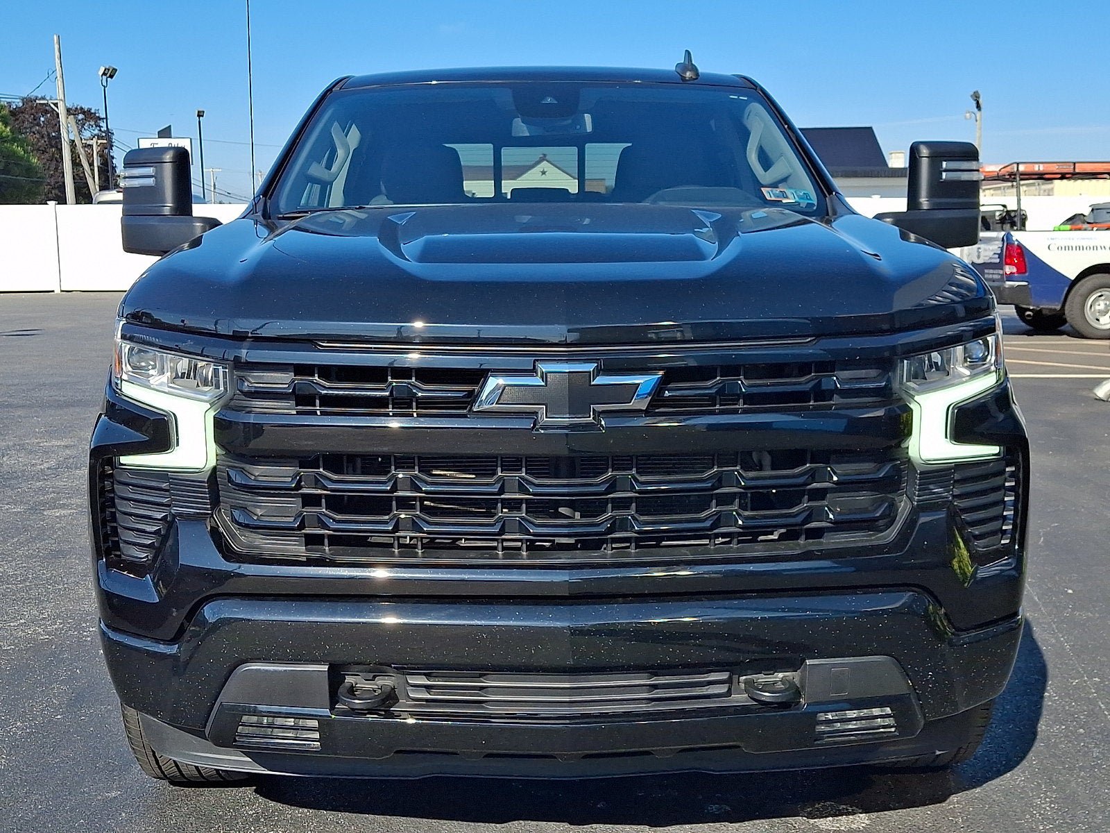 Used 2022 Chevrolet Silverado 1500 RST w/ Convenience Package II AWD/4WD image 2