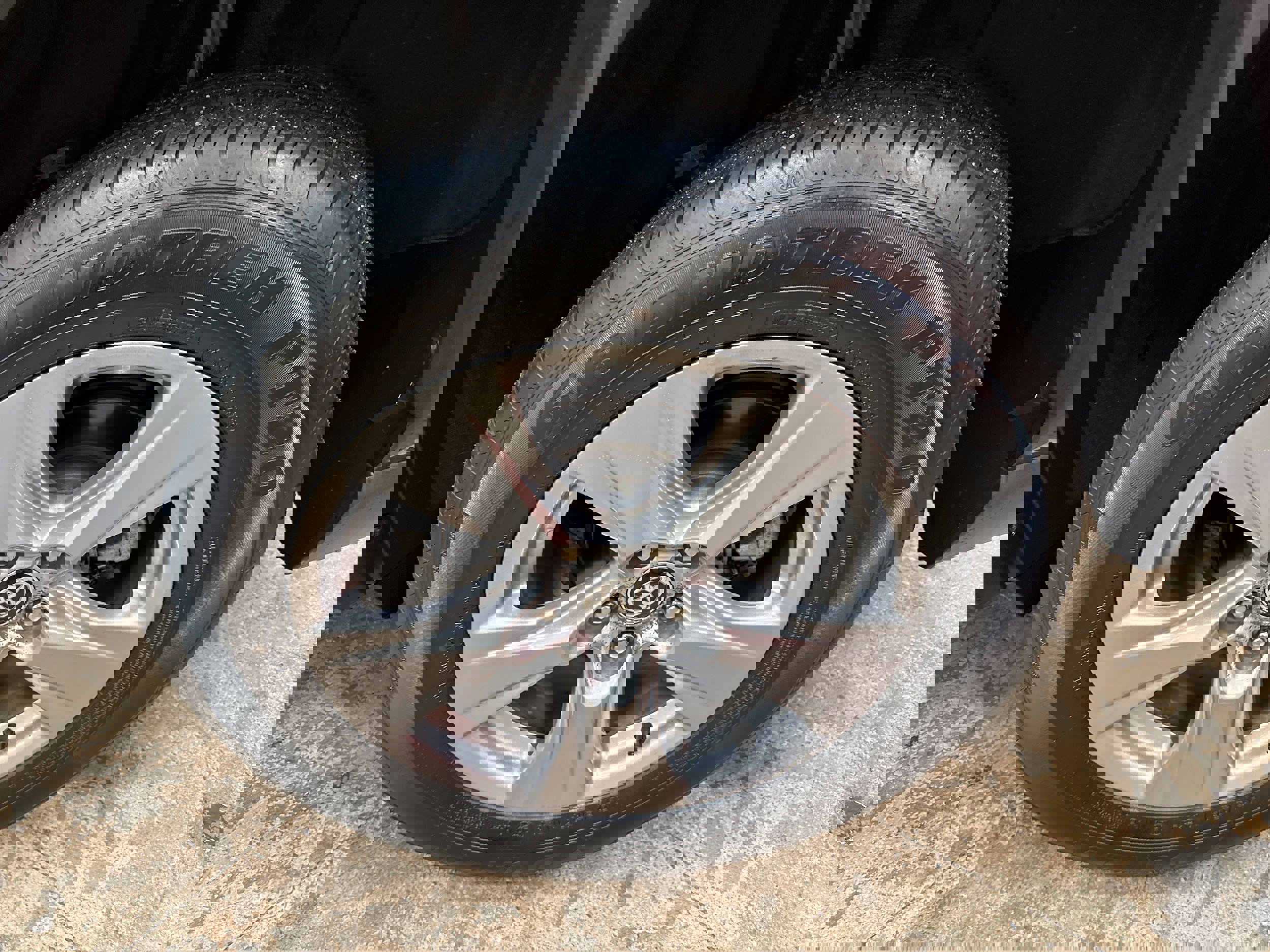 Used 2022 Toyota RAV4 XLE w/ Convenience Package image 7