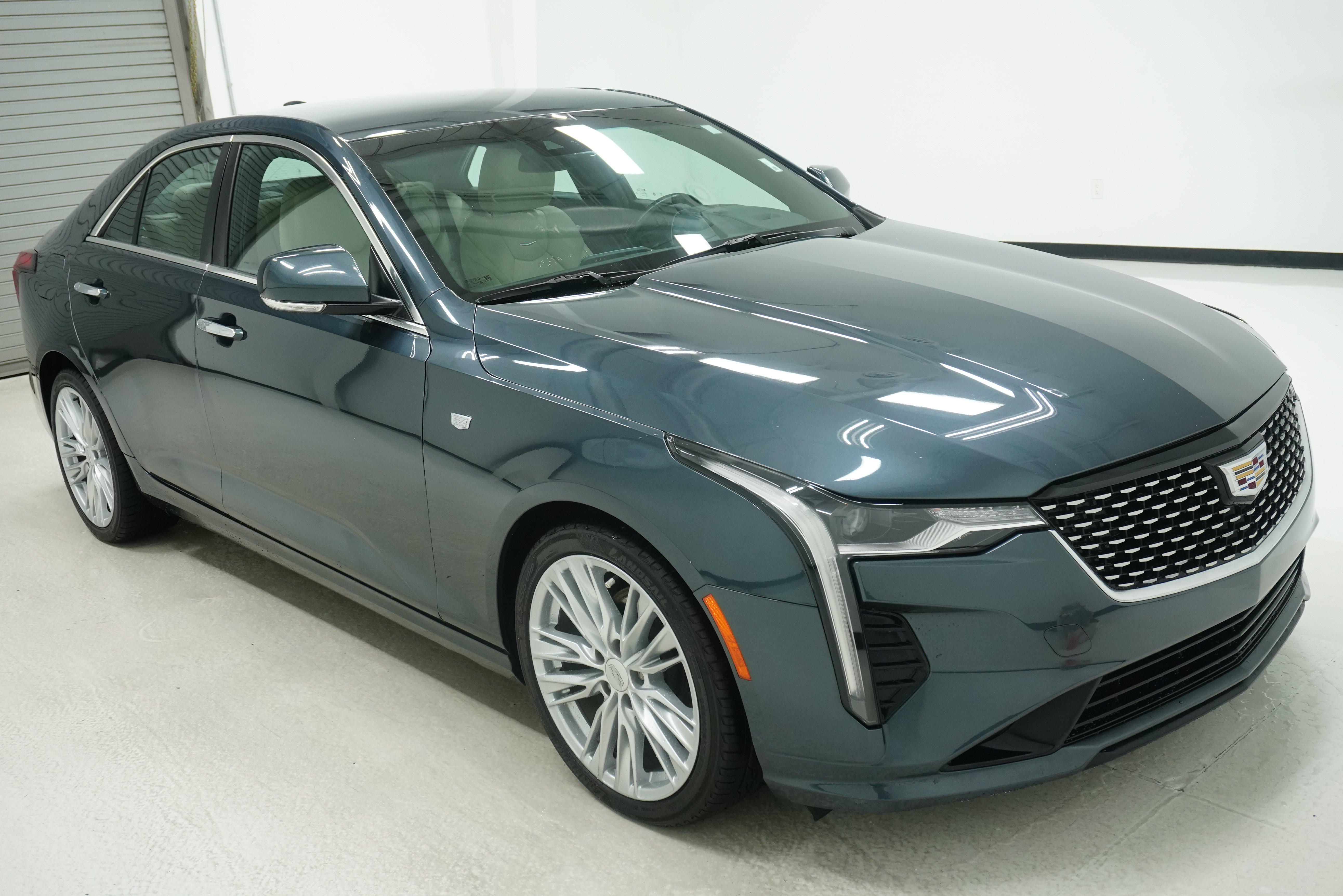 Used 2021 Cadillac CT4 Premium Luxury RWD image 3