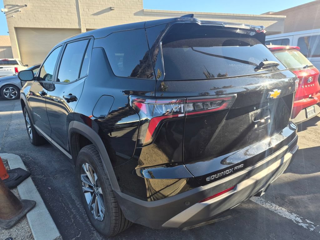 Used 2025 Chevrolet Equinox LT AWD/4WD image 4